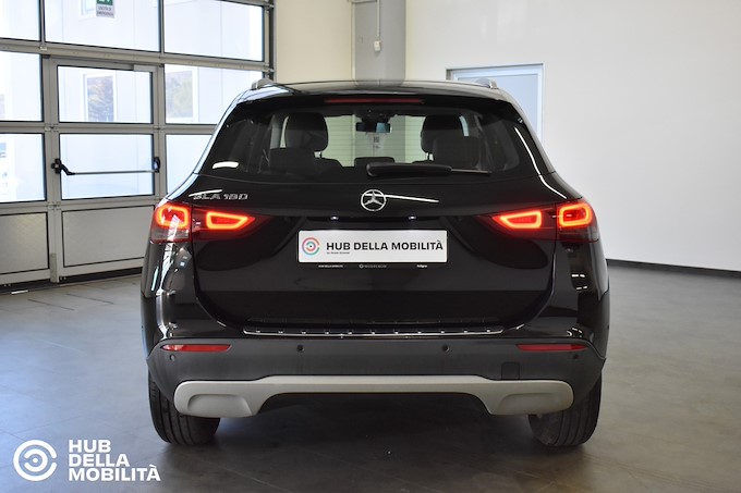 MERCEDES-BENZ GLA 180 Automatic Business Extra